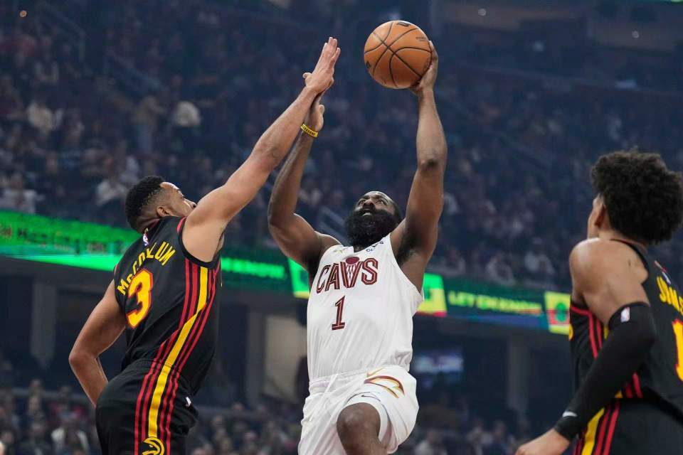 华体会体育登录入口-哈登复出21+5+4骑士险胜老鹰 米切尔31+7里程碑莫布利22+19